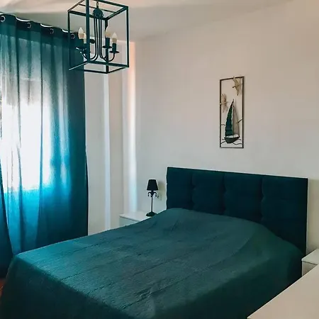 아파트 Cozy With A Balcony On The Sea